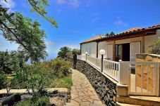 Villa Anna is a beautiful holiday villa with heatable private pool, tropical garden and sea view in Tijarafe, La Palma