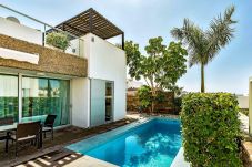 Villa Reya II is a luxiorious villa with private, heated pool. A walking distance from the beach in Costa Adeja, Tenerife