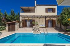 Villa Stacia | A detached villa with private pool on Crete, Greece
