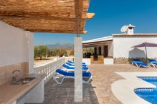 Beautiful villa with fenced private pool and panoramic views. Surrounded by olive trees. Childfriendly. 