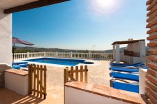 Beautiful villa with fenced private pool and panoramic views. Surrounded by olive trees. Childfriendly. 