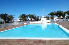 The best of this Villa Graciosa is that you have your private heated pool and also a shared pool of the complex.