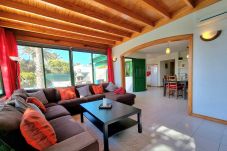 Villa Elsa is located in walking distance from the harbour of Playa Blanca. Perfect for families. Lots of nice outside spaces