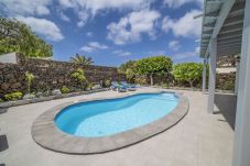 Villa Carmen is a luxurious holiday home for a large group. With heatable private pool in Puerto del Carmen, Lanzarote