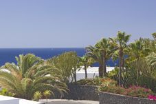 Villa Calero Marina is a modern holiday villa with pool. Walking distance of the centre of Puerto Calero, Lanzarote