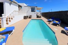 Villa Pippa is a holiday home with heated private pool. Near centre in Los Mojones, Puerto del Carmen, Lanzarote