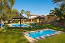 Casita Cuarta is a lovely child friendly holiday home on a small resort with pool in Alhaurin el Grande, Andalusië