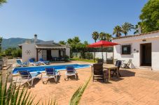 Casita Cuarta Grande is a child friendly holiday home with private pool in Alhaurin el Grande, Andalusië