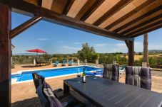 Casita Cuarta Grande is a child friendly holiday home with private pool in Alhaurin el Grande, Andalusië