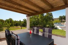 Casita Agua with private pool and fruit trees. On a peaceful location next to the Rio Grande in Alozaina, Andalusië