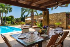 Stylish Spanish villa Casa Maravilla, with private pool, outdoor kitchen and spacious garden with flowers and plants