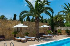 Stylish Spanish villa Casa Maravilla, with private pool, outdoor kitchen and spacious garden with flowers and plants