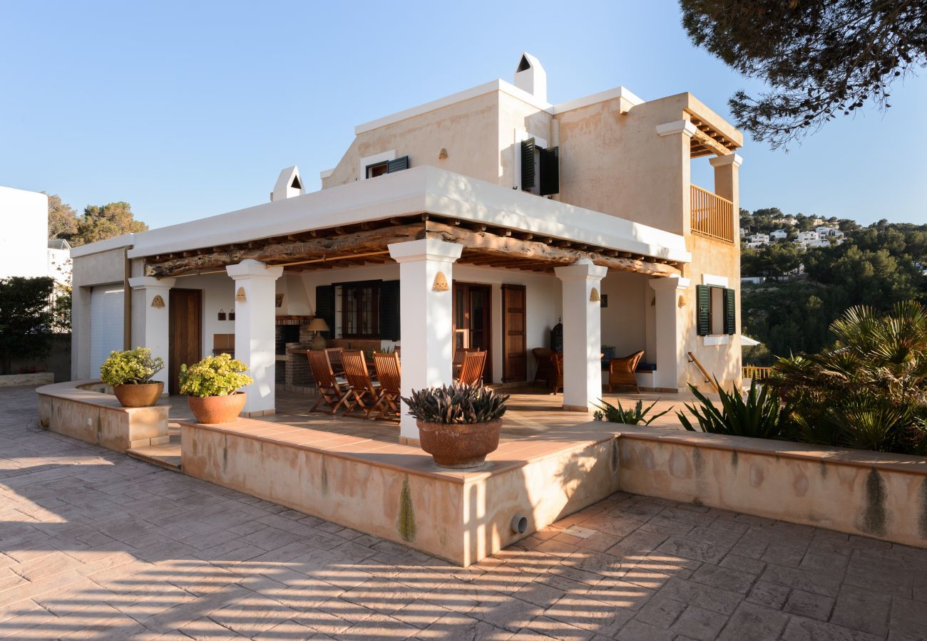 Villa in Sant Josep de Sa Talaia - SA PUNTA Villa. Ibiza. Walking distance to the beach of Cala Vadella. Awesome views