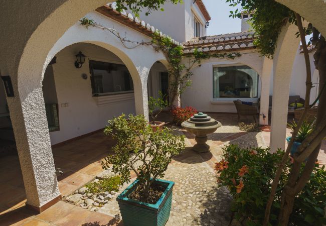 Villa in Moraira - Casita Travel | Villa Lotus Villa in Moraira - Casita Travel | Villa Lotus