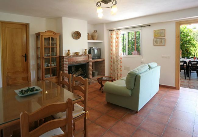 Villa in Alozaina - Casa Iglesia Villa in Alozaina - Casa Iglesia