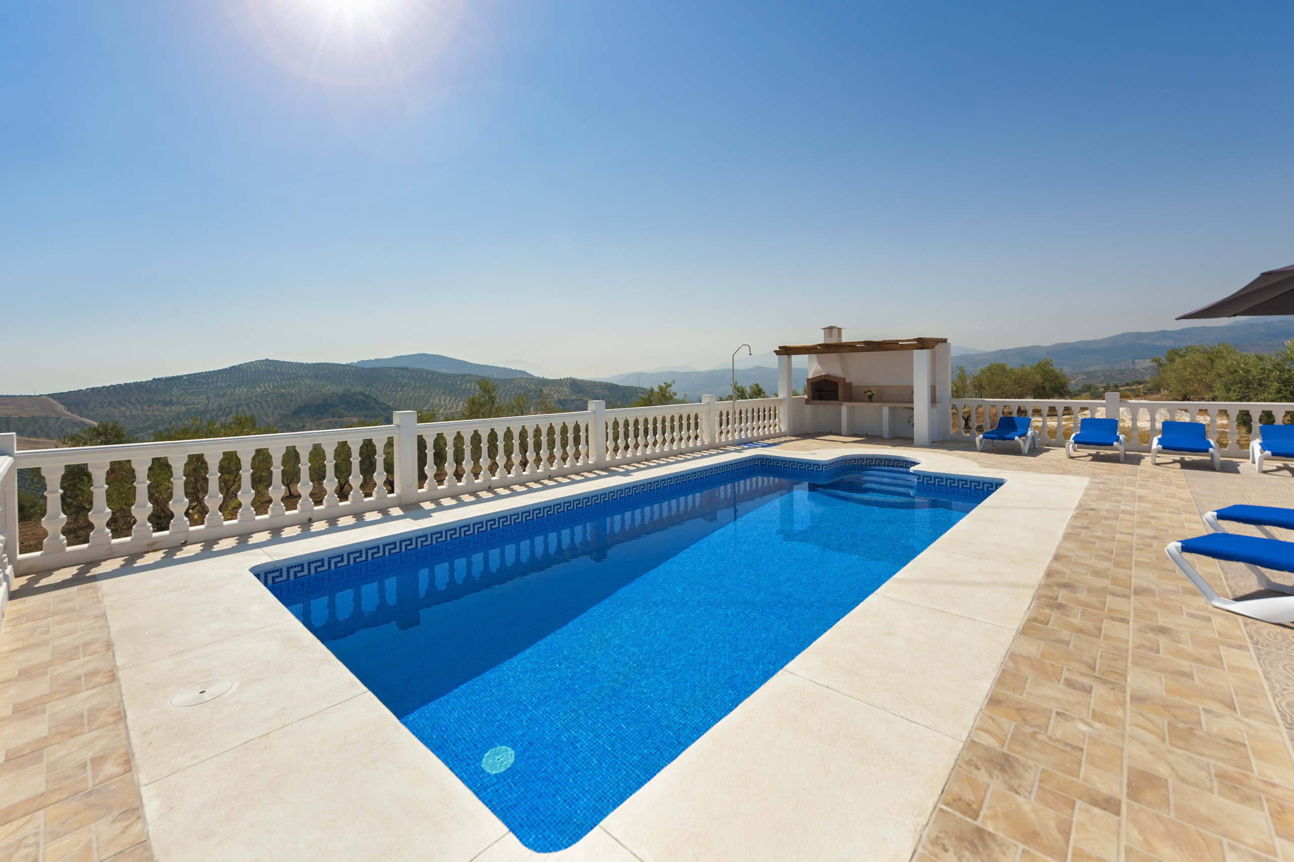 Villa/Dettached house in Alozaina - Casa Feliz
