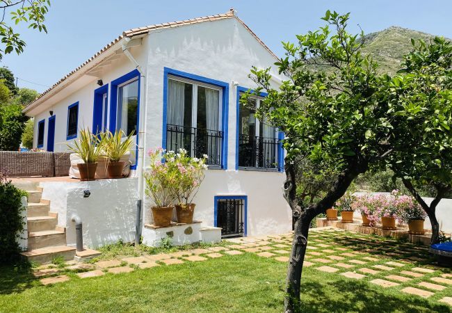 Villa in Ojen - Finca Santa Ana Villa in Ojen - Finca Santa Ana