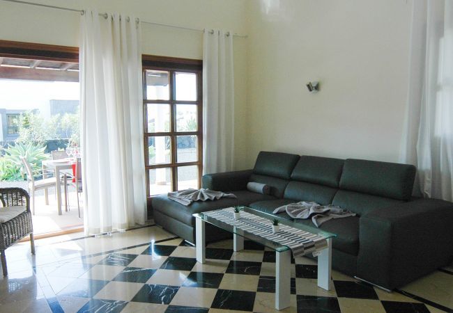 Villa in Playa Blanca - Villa Montana Roja Villa in Playa Blanca - Villa Montana Roja