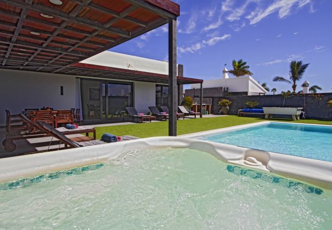 Villa in Puerto del Carmen - Villa Estrellita Villa in Puerto del Carmen - Villa Estrellita