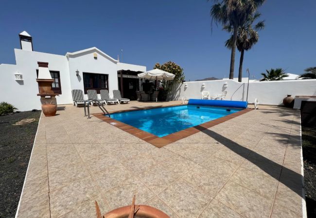 Villa in Playa Blanca - Villa Calamares Villa in Playa Blanca - Villa Calamares
