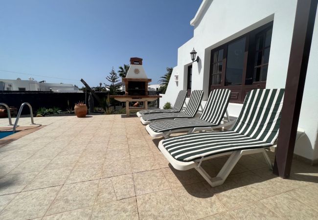 Villa in Playa Blanca - Villa Calamares Villa in Playa Blanca - Villa Calamares