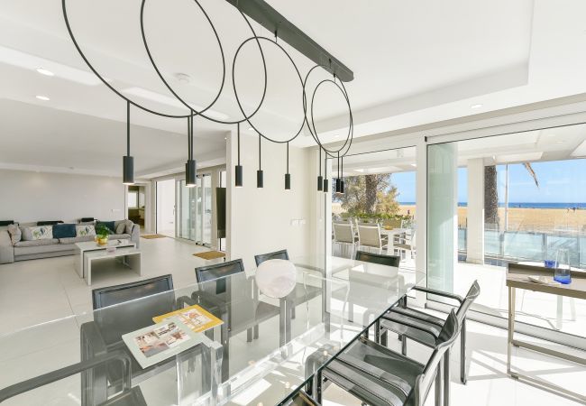Villa in Maspalomas - Villa Meloneras | villa next to the beach for big groups and families Villa in Maspalomas - Villa Meloneras | villa next to the beach for big groups and families