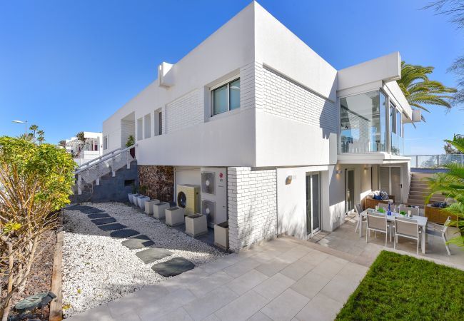 Villa in Maspalomas - Villa Meloneras | villa next to the beach for big groups and families Villa in Maspalomas - Villa Meloneras | villa next to the beach for big groups and families