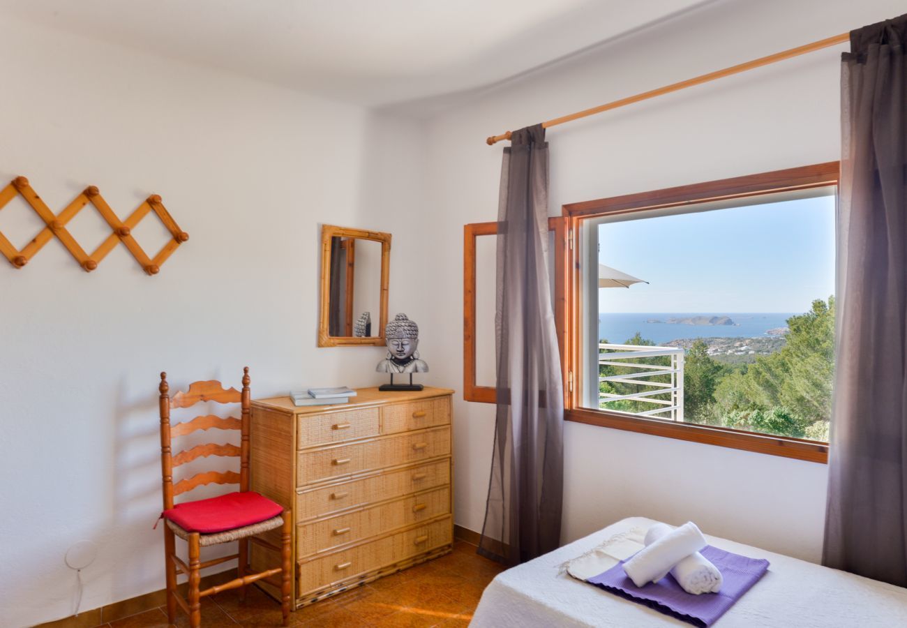 Villa in Sant Josep de Sa Talaia - TARIDA, CAN Villa. Ibiza. Nice house with sea views near the beach of Cala Tarida