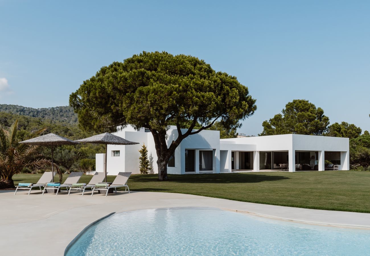 Villa in Ibiza / Eivissa - SA CALETA BAY, Villa. Ibiza. Beautiful modern villa with sea views