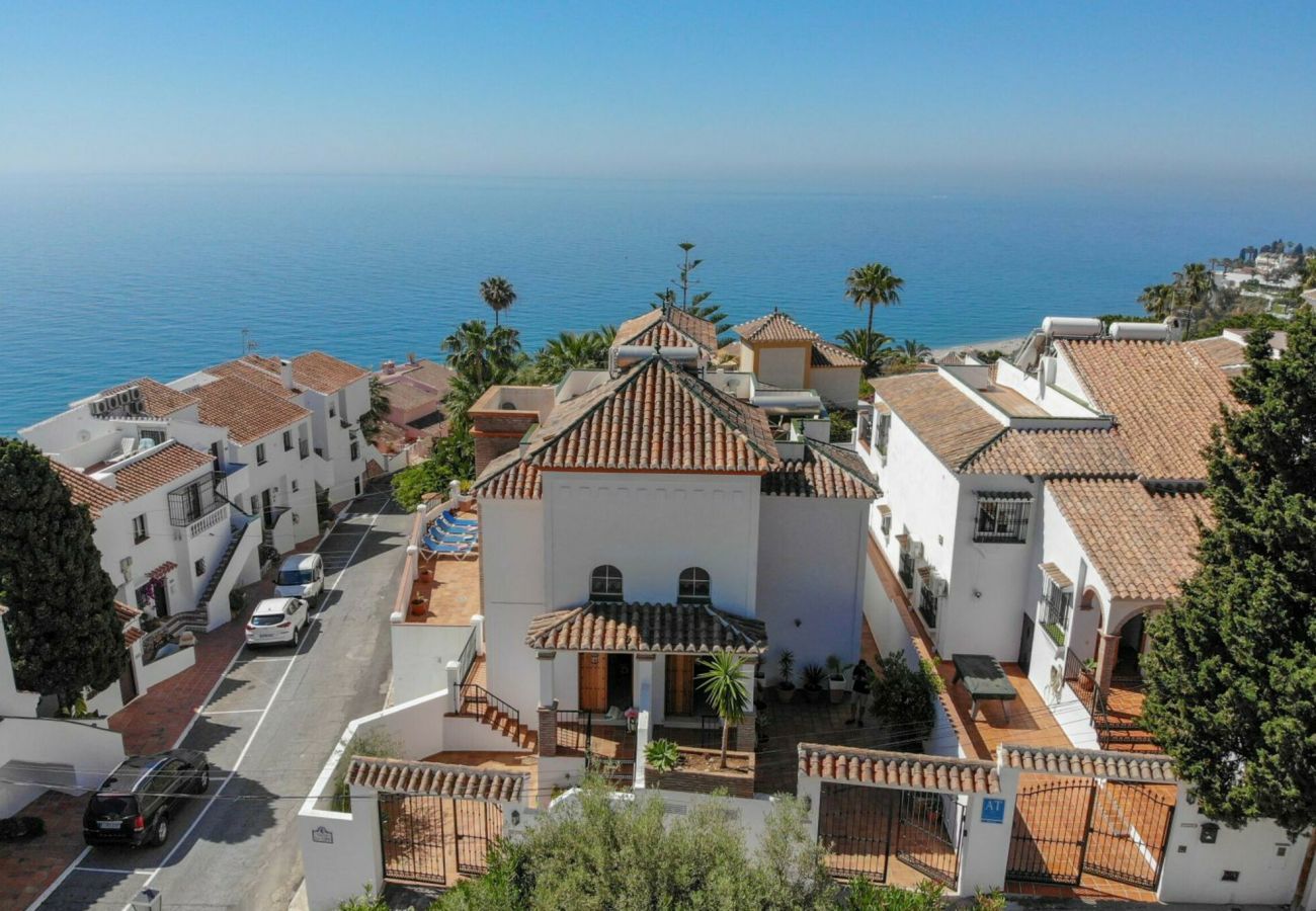 Villa in Nerja - Villa Burriana