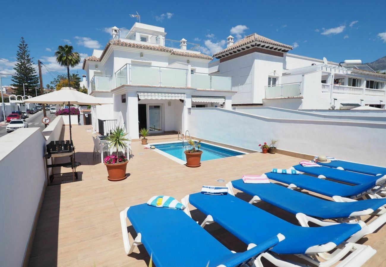 Villa Petunia with private pool. Within walking distance of centre and beach. In Nerja. Andalusia