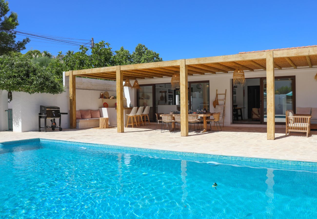 Villa in Moraira - Casita Travel | Villa Josa | Modern Villa in Moraira near town and beach