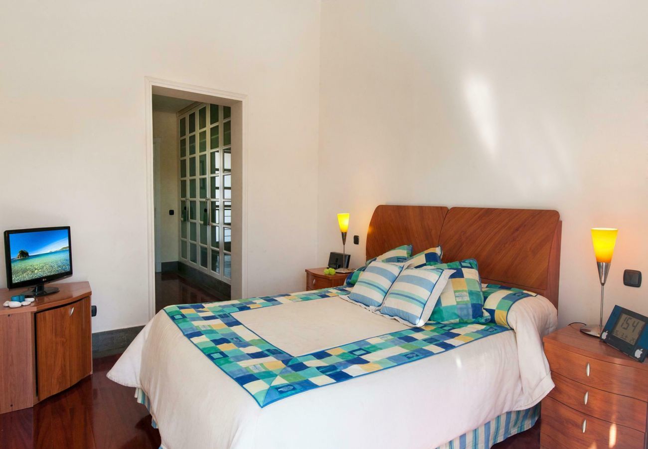 Villa Sol Deluxe is a beautiful detached holiday villa with heatable private pool in Maspalomas, Gran Canaria