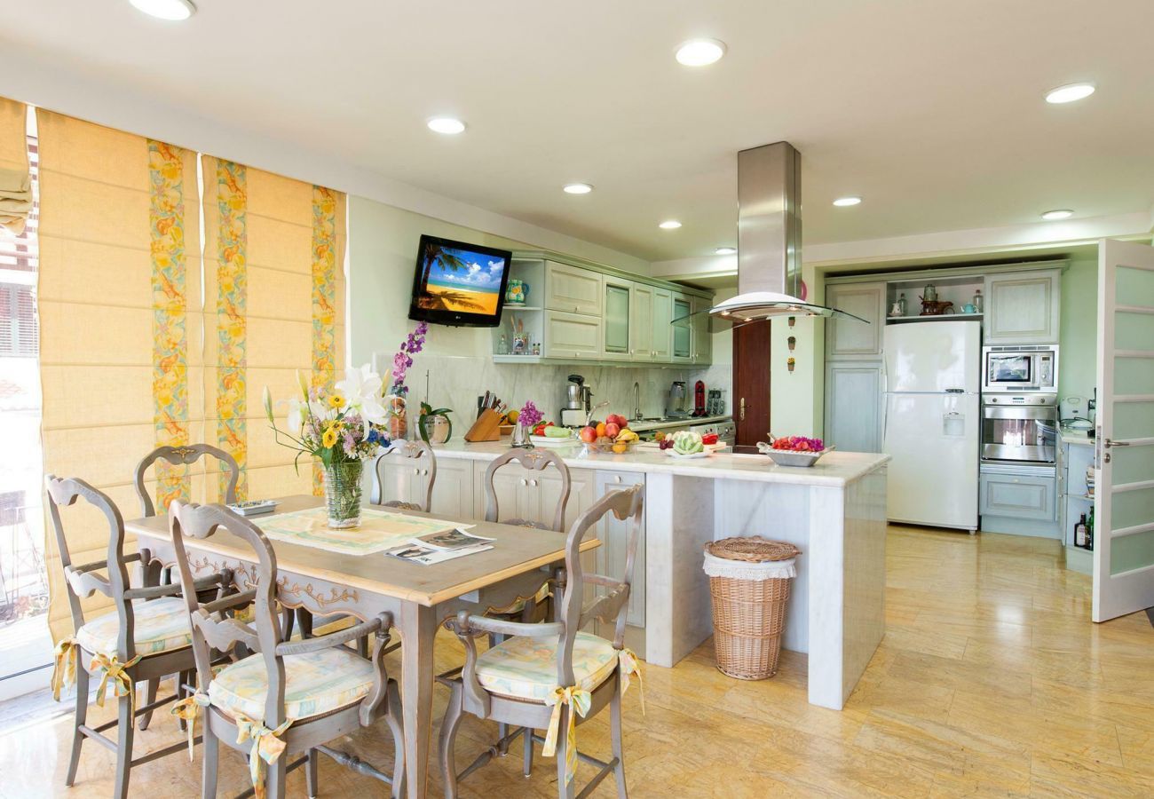 Villa Sol Deluxe is a beautiful detached holiday villa with heatable private pool in Maspalomas, Gran Canaria