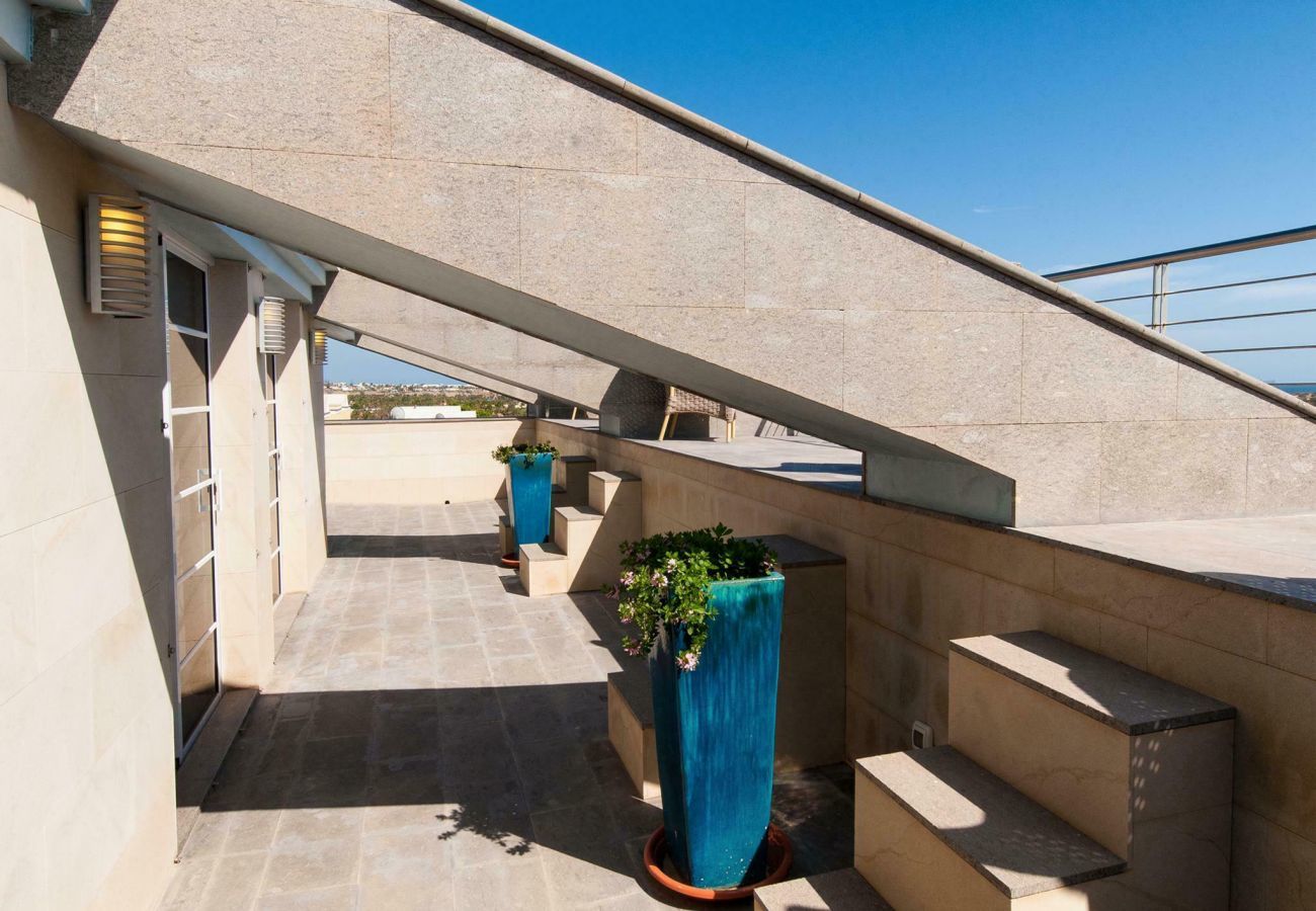 Villa Sol Deluxe is a beautiful detached holiday villa with heatable private pool in Maspalomas, Gran Canaria
