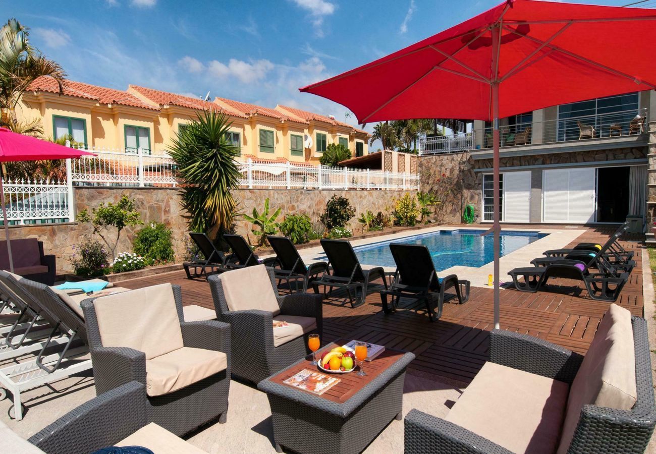 Villa Sol Deluxe is a beautiful detached holiday villa with heatable private pool in Maspalomas, Gran Canaria