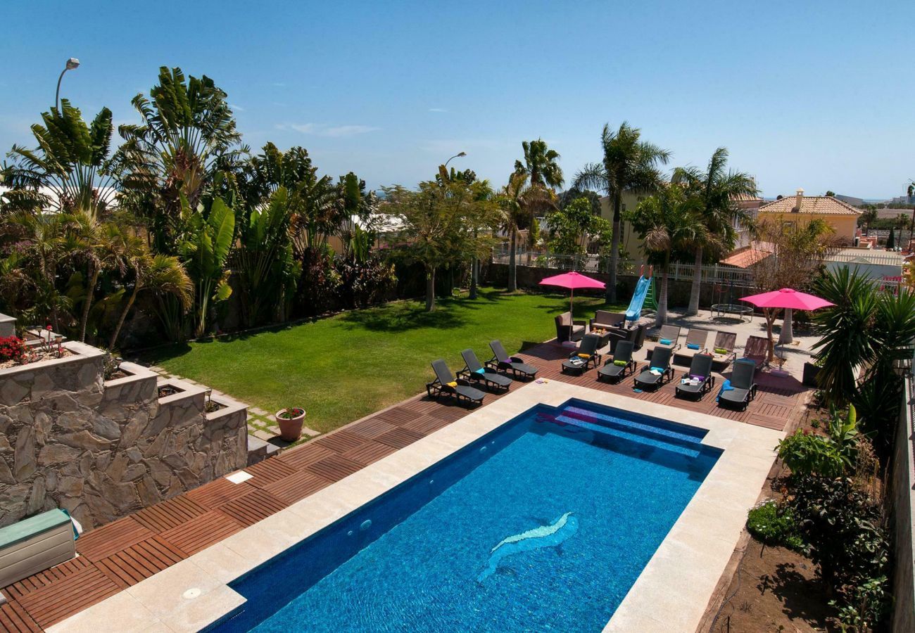 Villa Sol Deluxe is a beautiful detached holiday villa with heatable private pool in Maspalomas, Gran Canaria