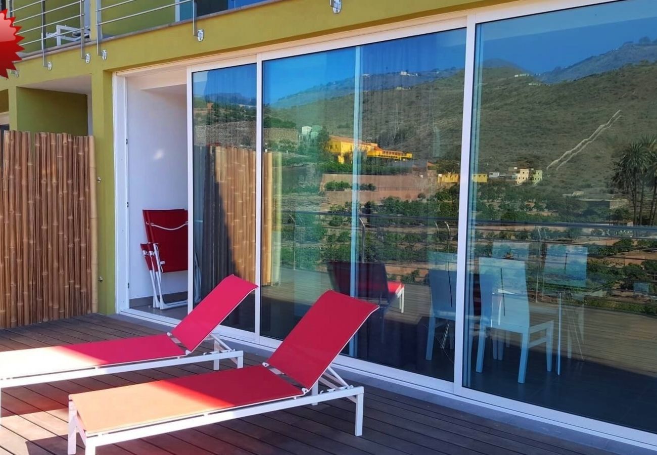 Finca Telde for a relaxing holiday with large groups. With private pool and nice hiking trails in Telde, Gran Canaria