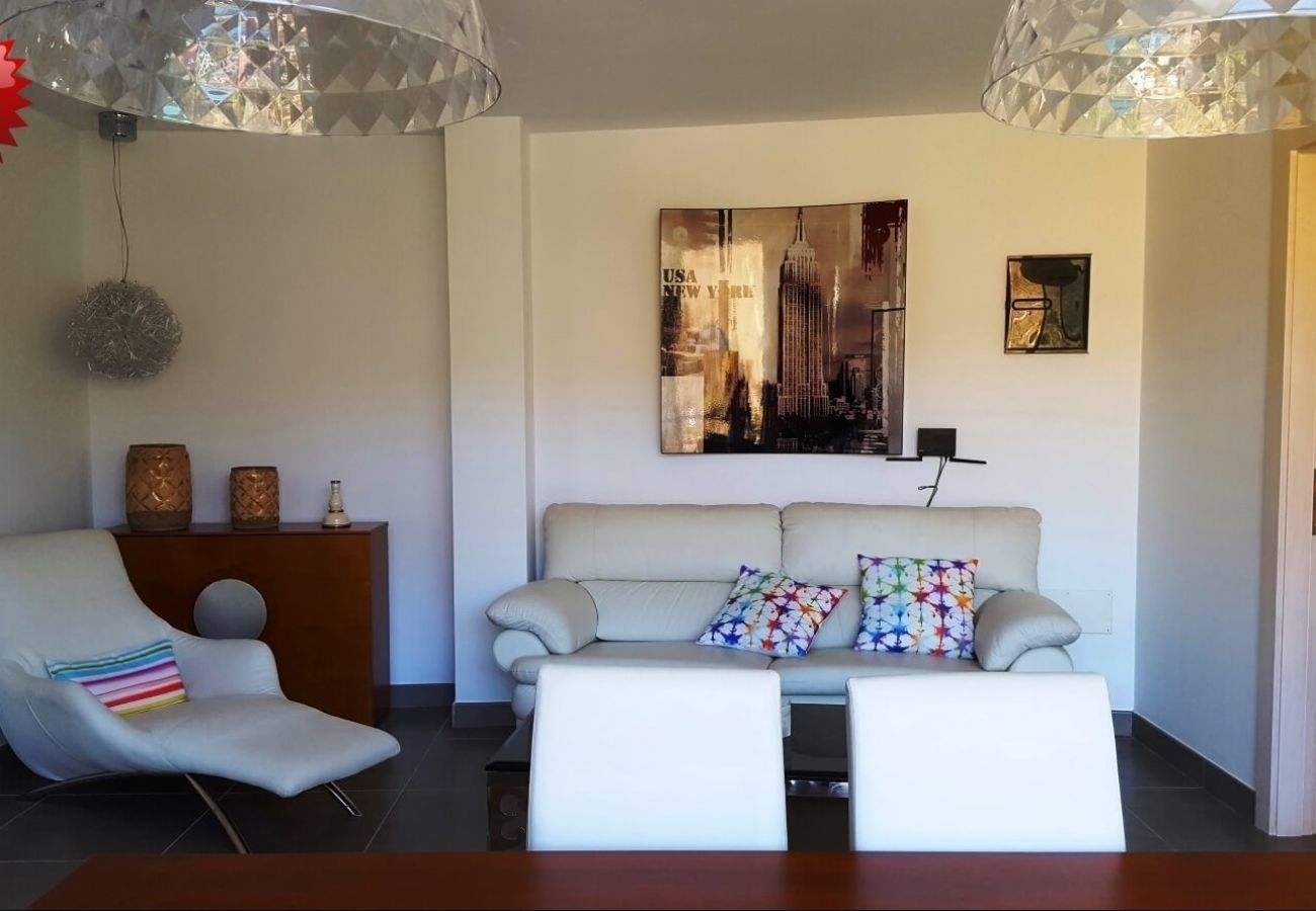 Finca Telde for a relaxing holiday with large groups. With private pool and nice hiking trails in Telde, Gran Canaria