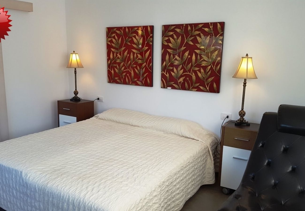 Finca Telde for a relaxing holiday with large groups. With private pool and nice hiking trails in Telde, Gran Canaria