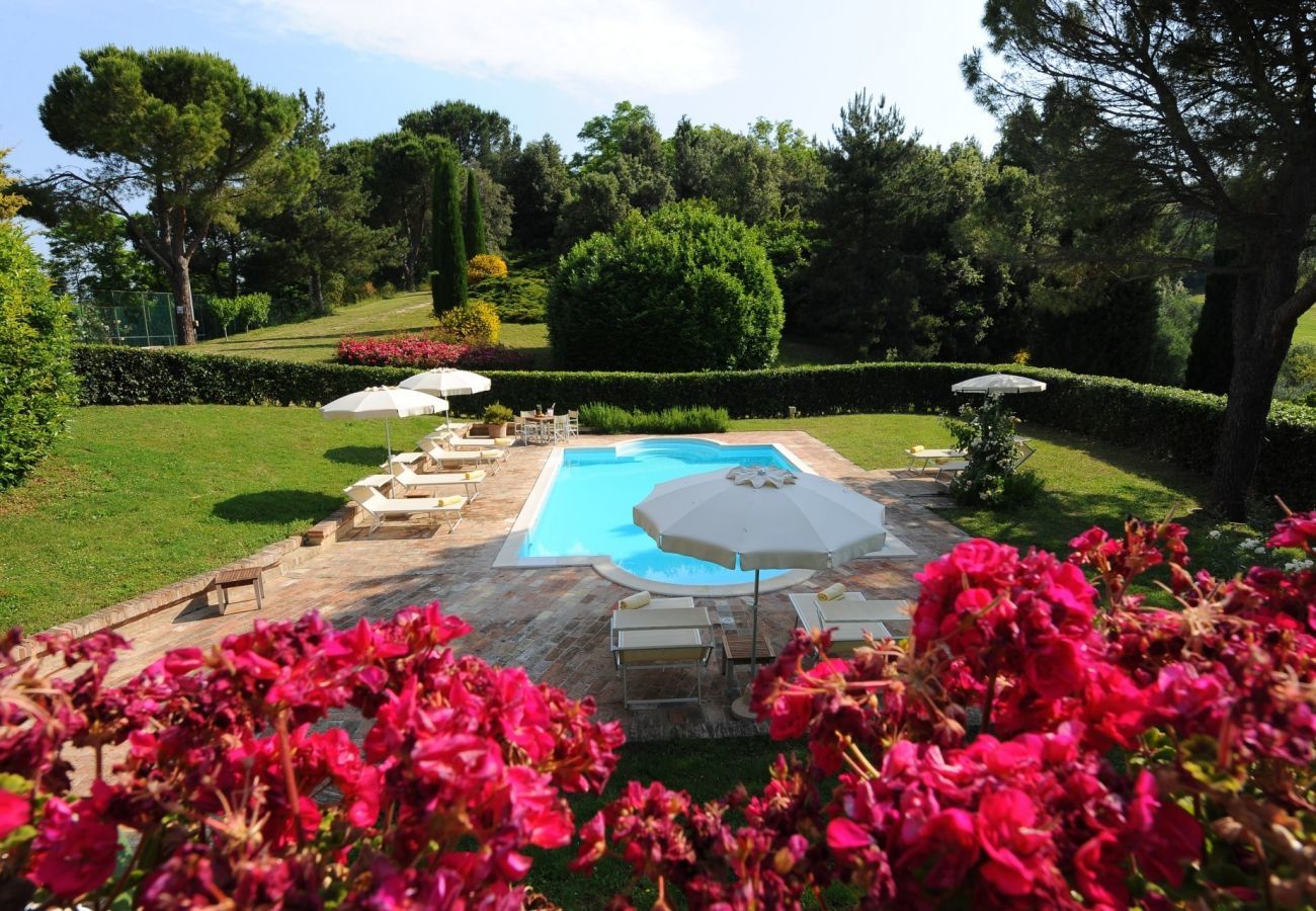 Villa Storica is a luxurious dreamvilla with private pool and vineyard in Le Marche, Italy