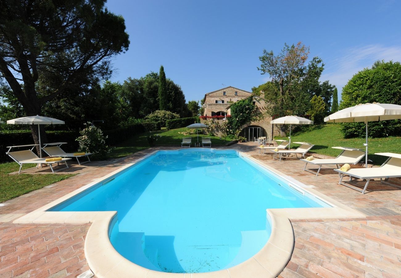 Villa Storica is a luxurious dreamvilla with private pool and vineyard in Le Marche, Italy