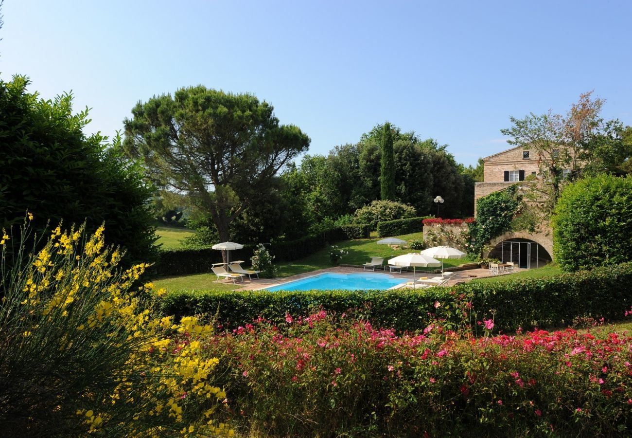 Villa Storica is a luxurious dreamvilla with private pool and vineyard in Le Marche, Italy