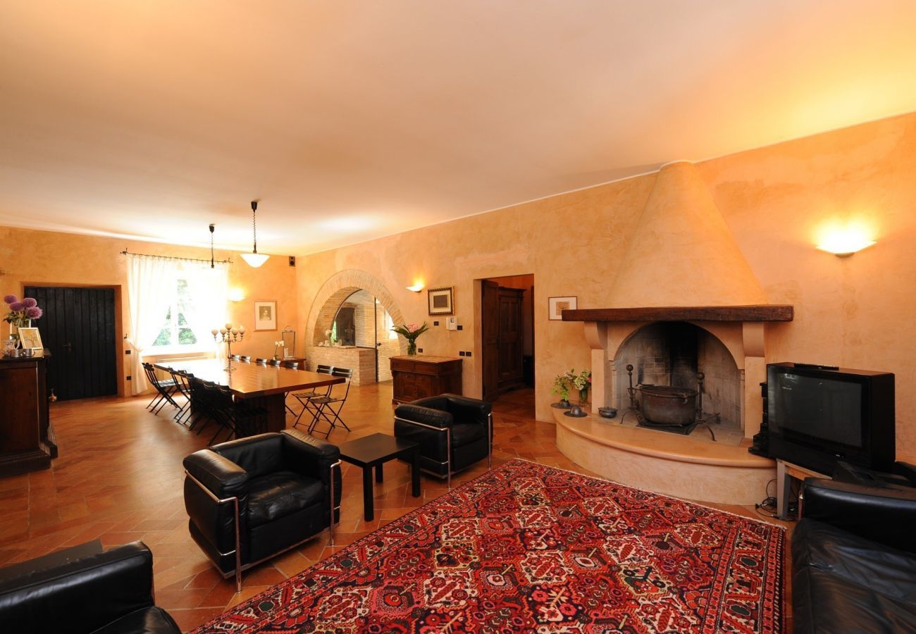 Villa Storica is a luxurious dreamvilla with private pool and vineyard in Le Marche, Italy