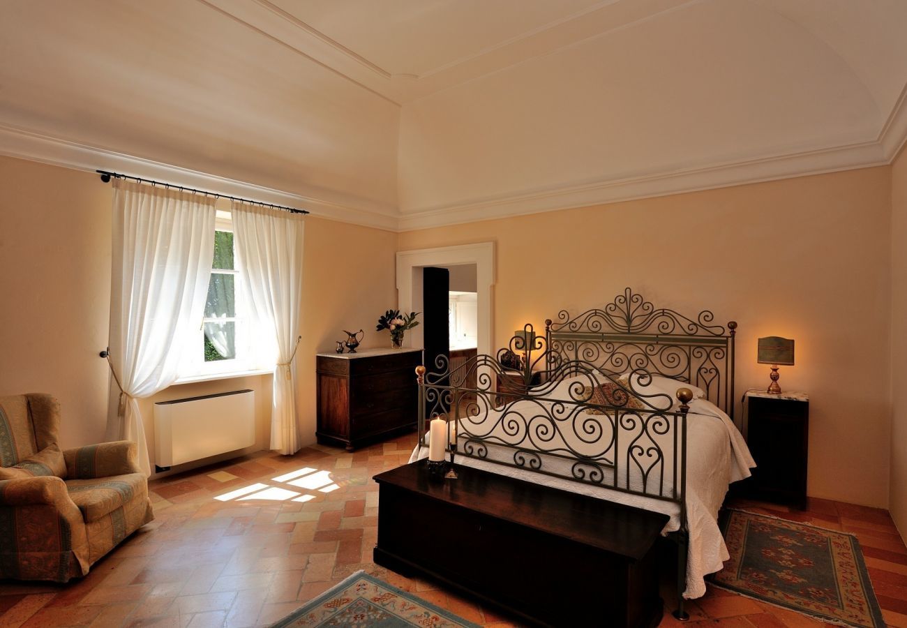 Villa Storica is a luxurious dreamvilla with private pool and vineyard in Le Marche, Italy