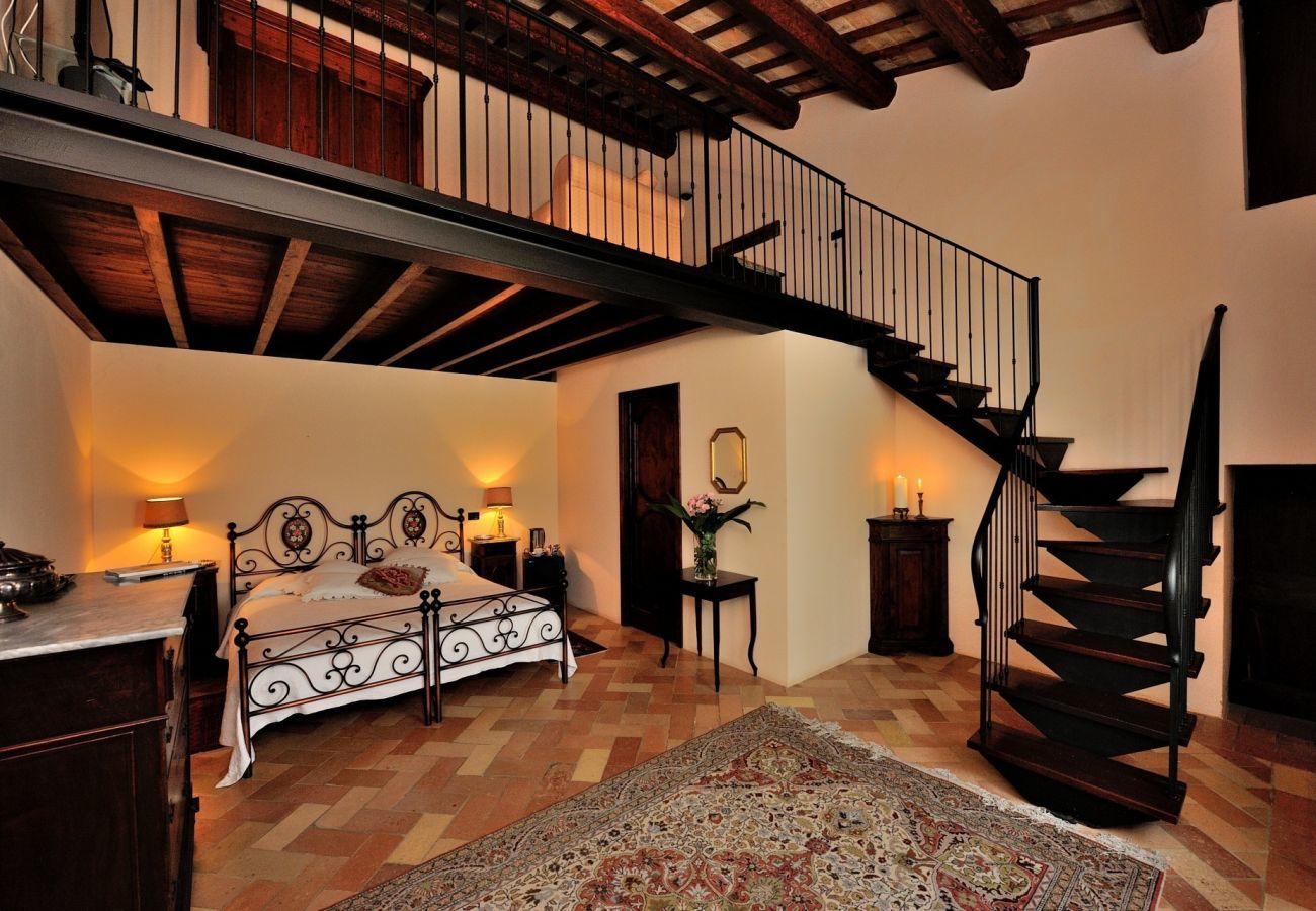 Villa Storica is a luxurious dreamvilla with private pool and vineyard in Le Marche, Italy
