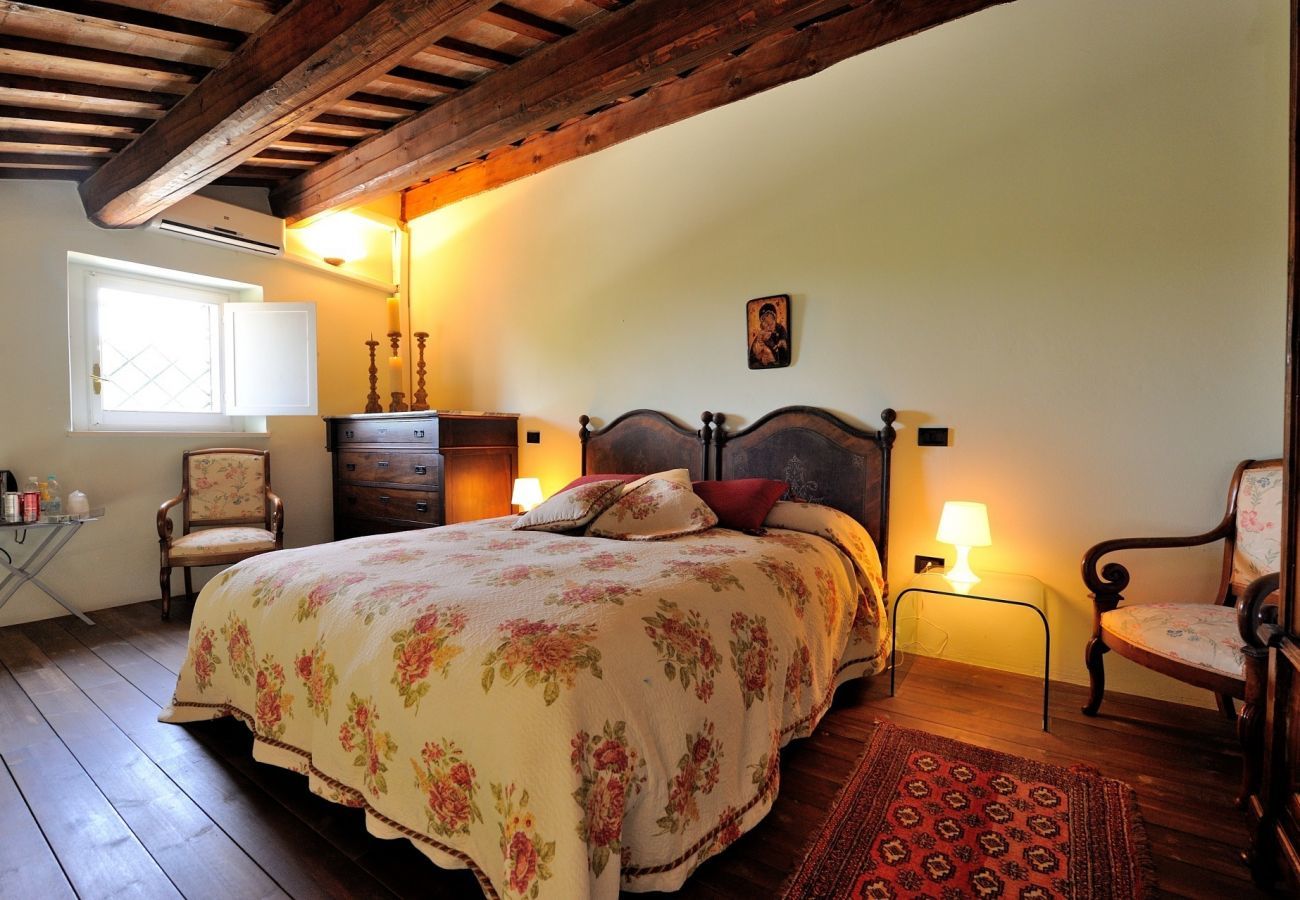 Villa Storica is a luxurious dreamvilla with private pool and vineyard in Le Marche, Italy