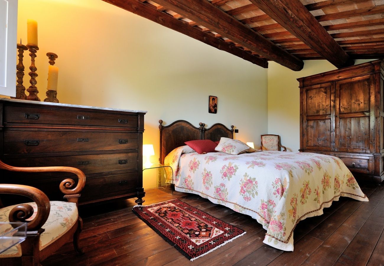 Villa Storica is a luxurious dreamvilla with private pool and vineyard in Le Marche, Italy