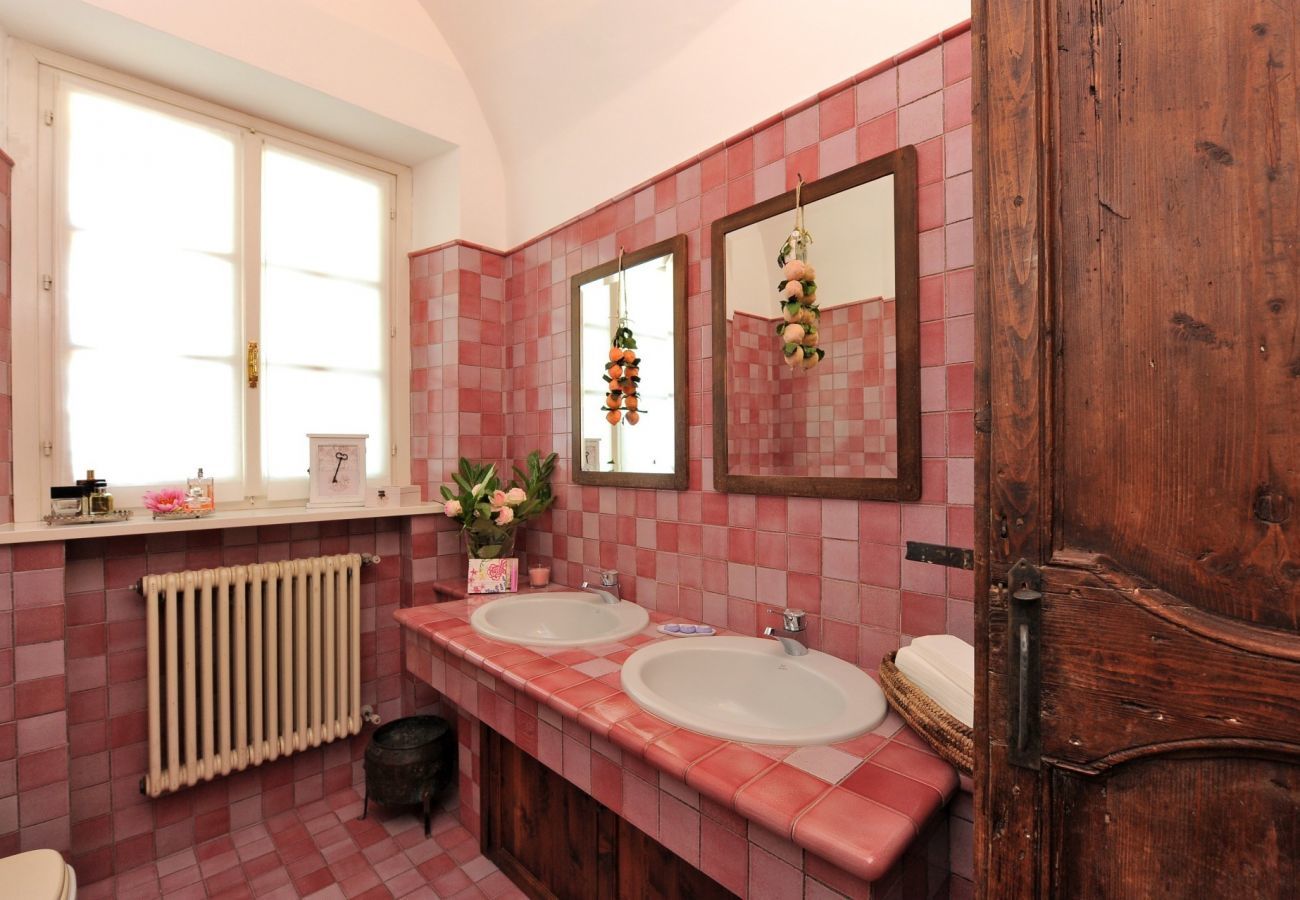 Villa Storica is a luxurious dreamvilla with private pool and vineyard in Le Marche, Italy