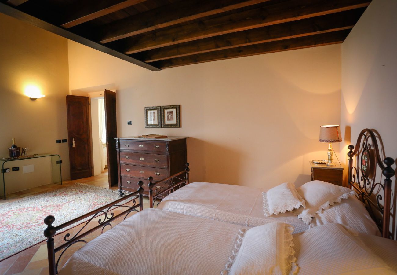 Villa Storica is a luxurious dreamvilla with private pool and vineyard in Le Marche, Italy